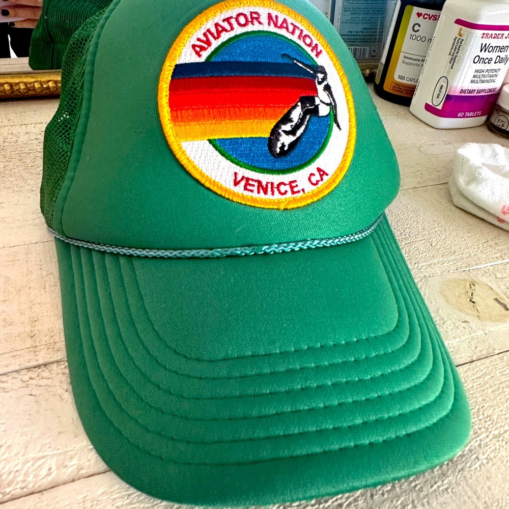 Av hat! Kelly green!